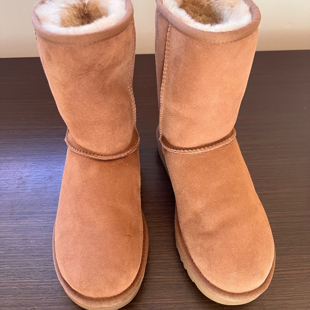 UGG Genuine Shearling Lined Boot in CHESTNUT